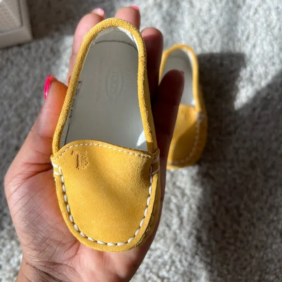 Bay boys &amp; Baby girl Tod’s suede loafers sz 17