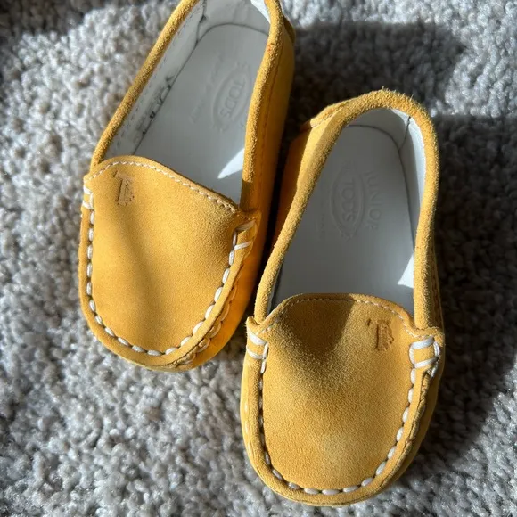 Bay boys &amp; Baby girl Tod’s suede loafers sz 17