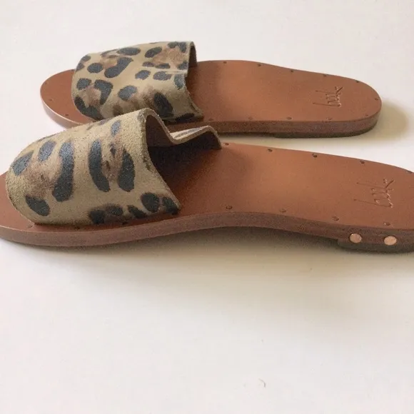 BEEK LOVEBIRD LEATHER AND CALF HAIR SLIDES SANDALS SIZE 7 TAN LEOPARD NWOT
