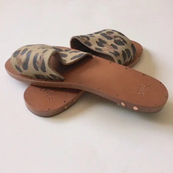 BEEK LOVEBIRD LEATHER AND CALF HAIR SLIDES SANDALS SIZE 7 TAN LEOPARD NWOT