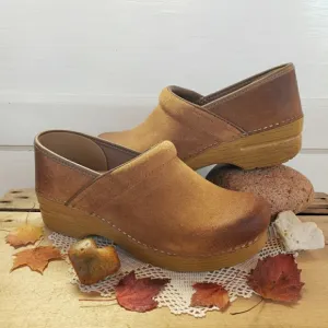 Beeswax Honey Dansko Pro Suede Clogs Burnished Distressed Cottage Boho 37 38 40