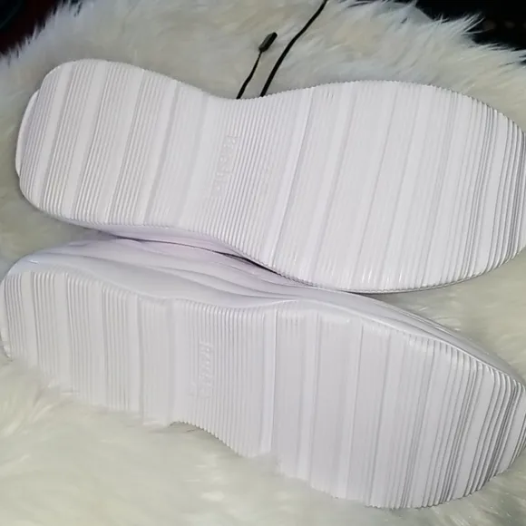 👣BERSHKA Mens All White Sock Sneakers size9