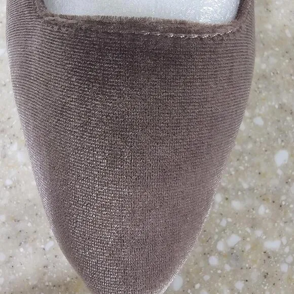 Bettye Muller Arietta Embroidered Strap Flats Taupe Velvet Women's Size 9M New
