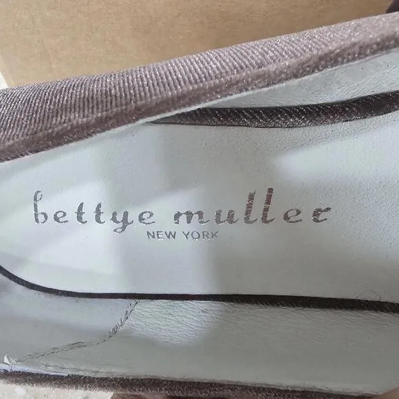 Bettye Muller Arietta Embroidered Strap Flats Taupe Velvet Women's Size 9M New