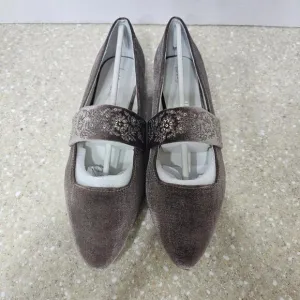 Bettye Muller Arietta Embroidered Strap Flats Taupe Velvet Women's Size 9M New