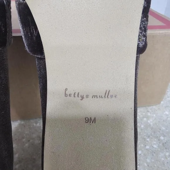 Bettye Muller Arietta Embroidered Strap Flats Taupe Velvet Women's Size 9M New
