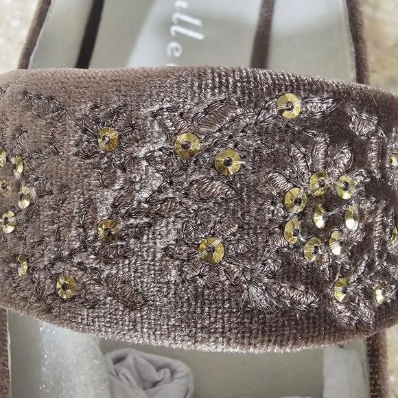 Bettye Muller Arietta Embroidered Strap Flats Taupe Velvet Women's Size 9M New