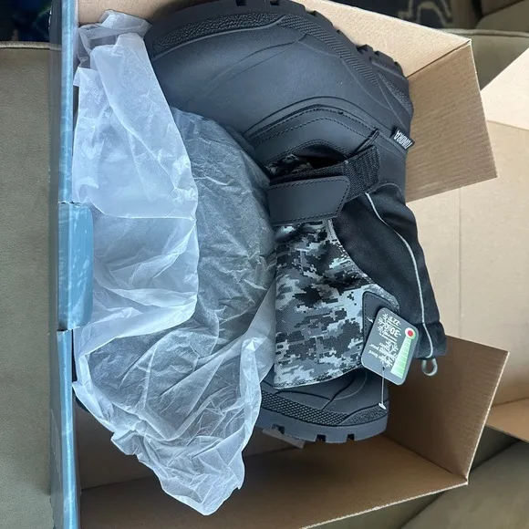 Black Camouflage Winter Boots
