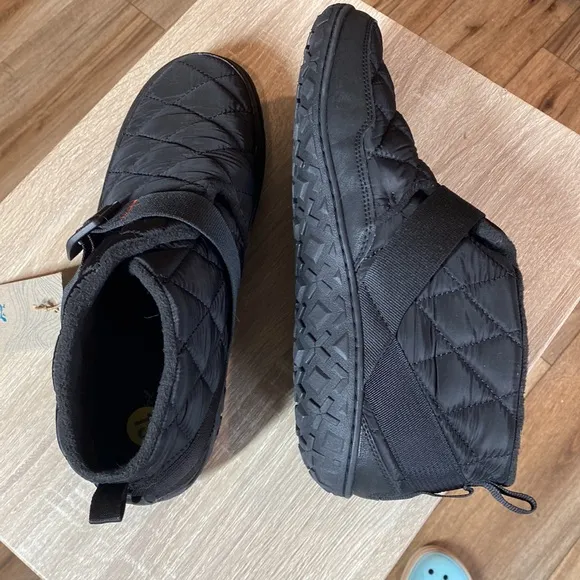 black Chaco Ramble Puff ankle boots
