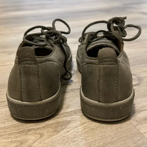 BLACKSTONE Gray FULL LEATHER Women's Fashion Sneakers SIZE 36 EUC WORN ONCE