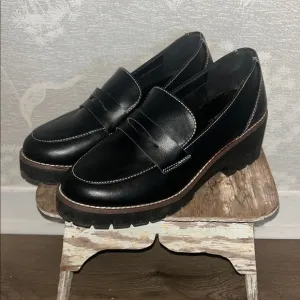 BLONDO Daina Black Chunky Heel Waterproof Platform Penny Loafers, 9.5