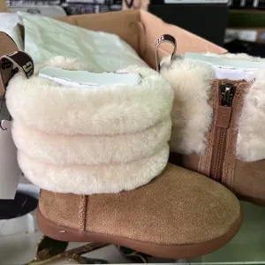 BNIB UGG T Mini Quilted Fluff Ankle Boots with Rubber Soles in Chestnut Size 6