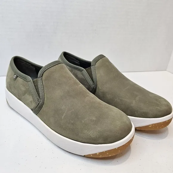 Bogs Green Loafers Slip On Women's Size 7 Green NWOT Water Proof Leather Comfort