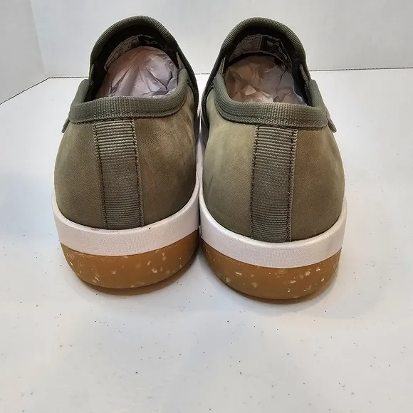 Bogs Green Loafers Slip On Women's Size 7 Green NWOT Water Proof Leather Comfort