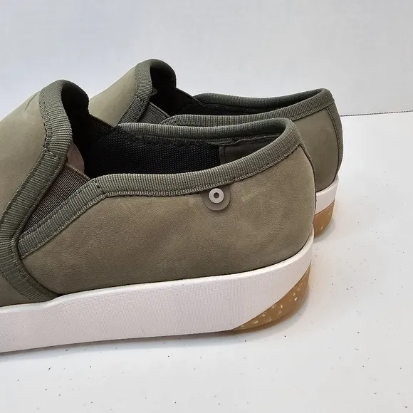 Bogs Green Loafers Slip On Women's Size 7 Green NWOT Water Proof Leather Comfort