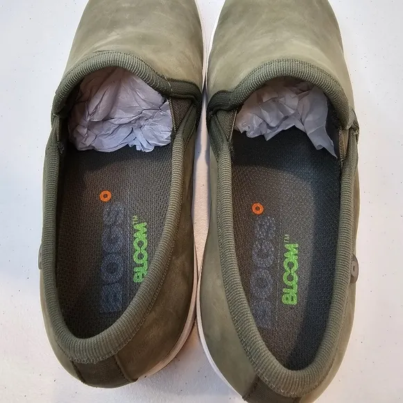 Bogs Green Loafers Slip On Women's Size 7 Green NWOT Water Proof Leather Comfort