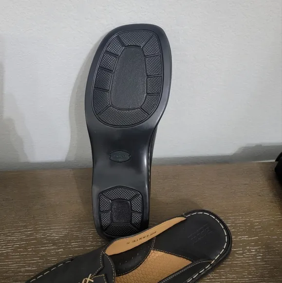 BORN Black Leather Slip-On Loafers Clogs SZ 12  38.5 *Like New*