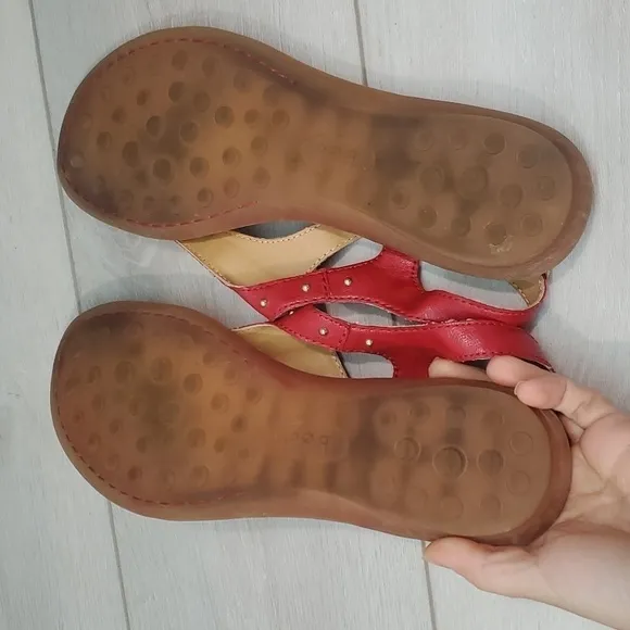 Born B.O.C Womens T strap Flats Sandals Shoes sz 10