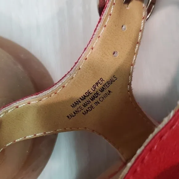 Born B.O.C Womens T strap Flats Sandals Shoes sz 10
