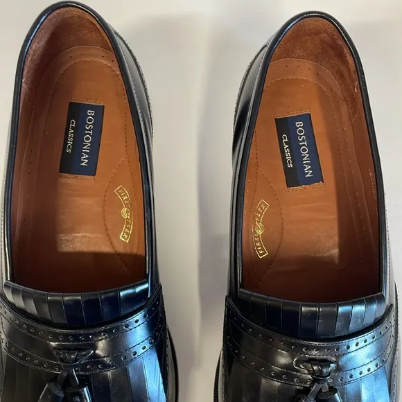 Bostonian Men's Black Leather Tassel Loafers