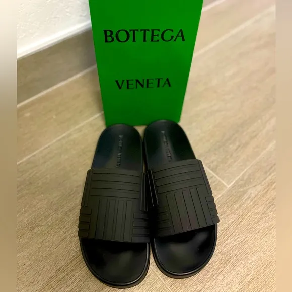 Bottega Veneta Slide size Us 11