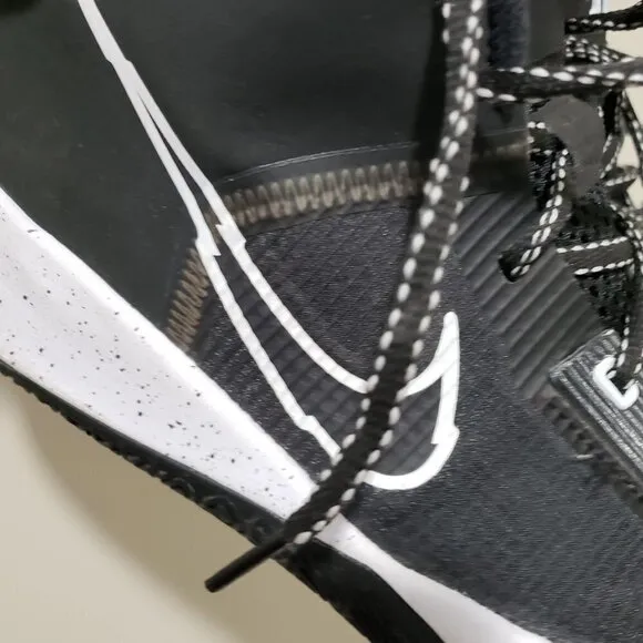 BOY Good Condition Sneakers, Black and White Nike, Size 7Y