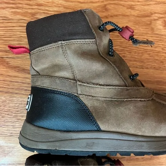 Boys UGG Turlock Warm Winter Boots Chestnut and Black Zipper Size 4