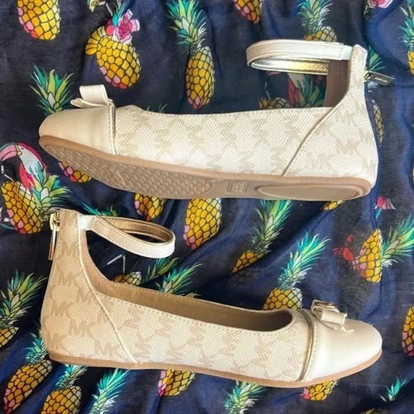 Brand New Michael Kors Cream Round Toe Bow Ankle Strap Zipper Flats Dress Shoes