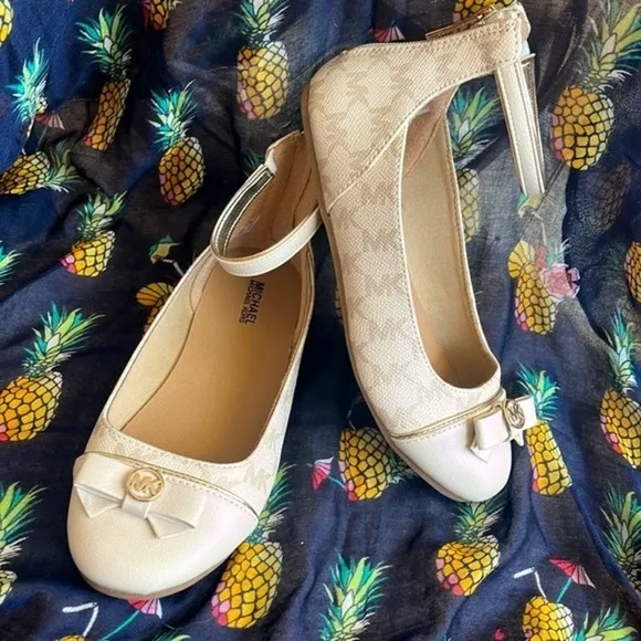 Brand New Michael Kors Cream Round Toe Bow Ankle Strap Zipper Flats Dress Shoes
