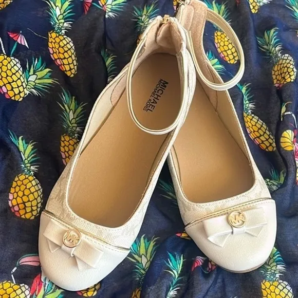 Brand New Michael Kors Cream Round Toe Bow Ankle Strap Zipper Flats Dress Shoes