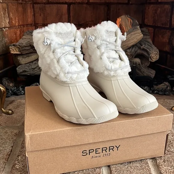 Brand New Sperry Saltwater Faux Fur Ivory Quilt Stitch Duck Boots Waterproof