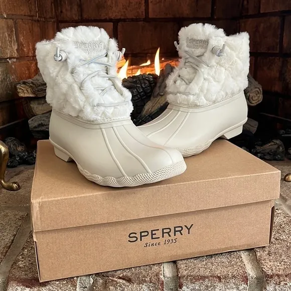 Brand New Sperry Saltwater Faux Fur Ivory Quilt Stitch Duck Boots Waterproof