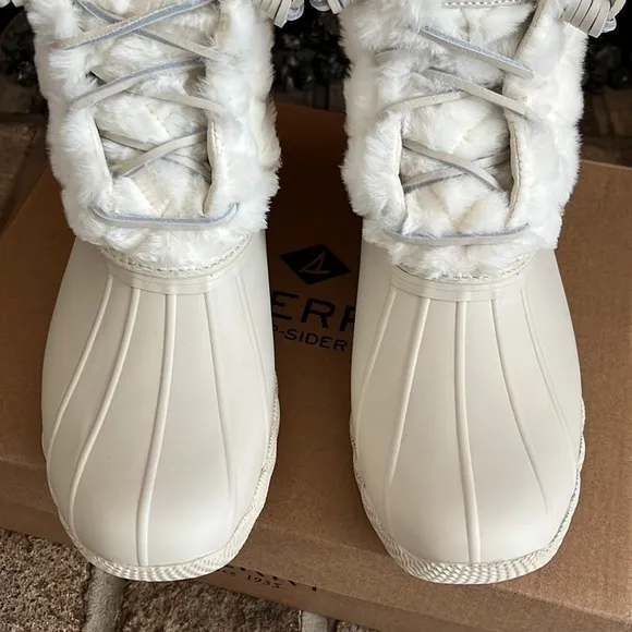 Brand New Sperry Saltwater Faux Fur Ivory Quilt Stitch Duck Boots Waterproof