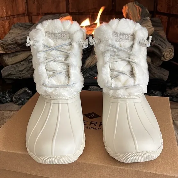 Brand New Sperry Saltwater Faux Fur Ivory Quilt Stitch Duck Boots Waterproof