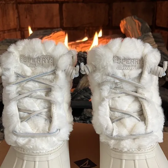 Brand New Sperry Saltwater Faux Fur Ivory Quilt Stitch Duck Boots Waterproof