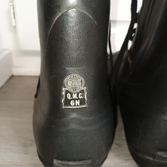 BRISTOLITE QMC EXTREME COLD WEATHER MICKEY MOUSE BOOTS SIZE 6N NO VALVE