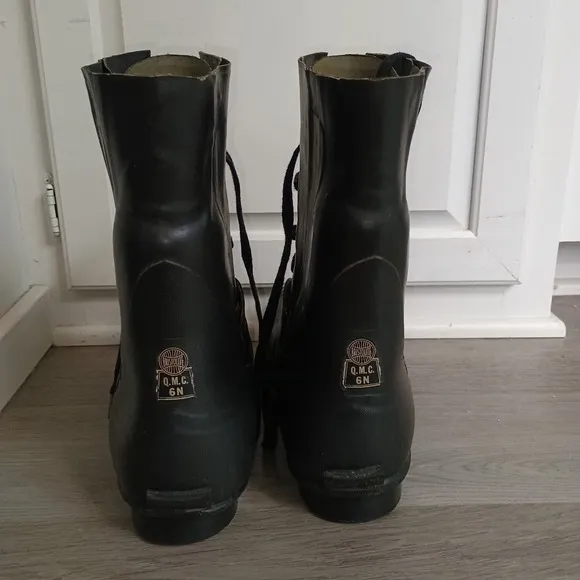 BRISTOLITE QMC EXTREME COLD WEATHER MICKEY MOUSE BOOTS SIZE 6N NO VALVE