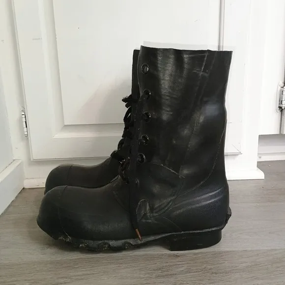 BRISTOLITE QMC EXTREME COLD WEATHER MICKEY MOUSE BOOTS SIZE 6N NO VALVE