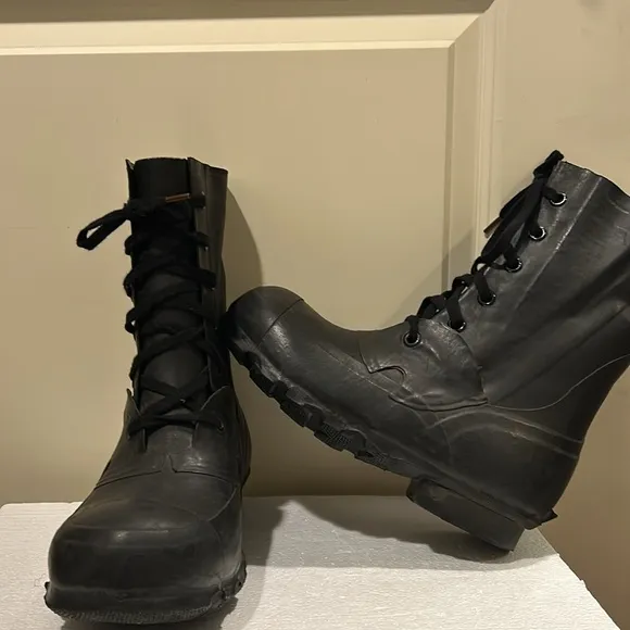 Bristolite QMC unisex EXTREME COLD WEATHER lace up rubber BOOTS size 6W(M) 8W(W)