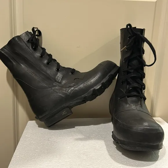 Bristolite QMC unisex EXTREME COLD WEATHER lace up rubber BOOTS size 6W(M) 8W(W)