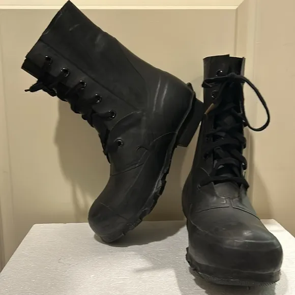 Bristolite QMC unisex EXTREME COLD WEATHER lace up rubber BOOTS size 6W(M) 8W(W)