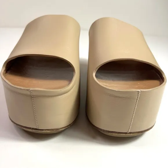 BURBERRY Alice Leather Platform Sandals Size 37.5