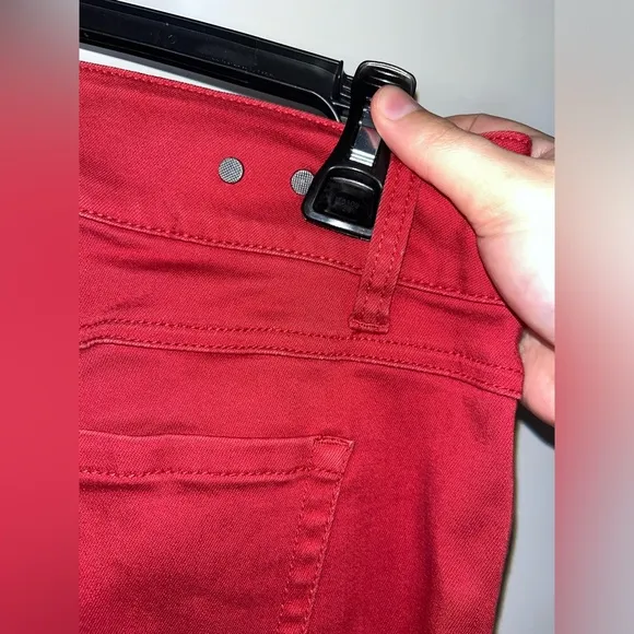 CAbi Maroon Capri Cut Frayed End Trim Hi-Low Crop Zipper Button Jeans Sz 4