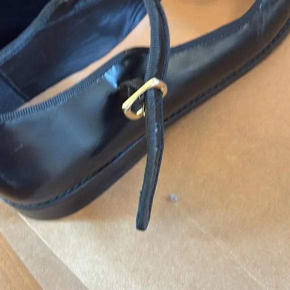 Caron Callahan patent leather Mary Jane flats made in Spain. See measurements!