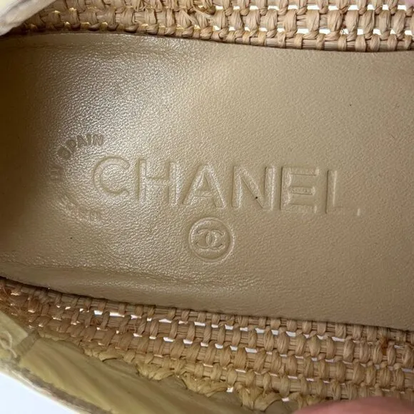 Chanel CC Espadrille Flats Size 40 Beige/Black Leather and Woven Raffia