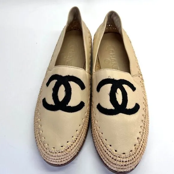 Chanel CC Espadrille Flats Size 40 Beige/Black Leather and Woven Raffia