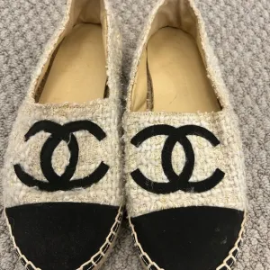 Chanel Women's Black and Cream Espadrilles, Size 38