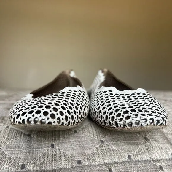 Chloe Lauren White Laser Cut Leather Ballet Flats Women EU 39 US 8.5 - 9 Scallop