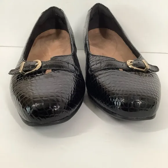 CLARKS Black Slip On Loafer Leather Croc Embossed 11W WIDE Work Office Minimal