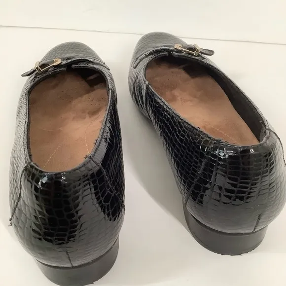 CLARKS Black Slip On Loafer Leather Croc Embossed 11W WIDE Work Office Minimal